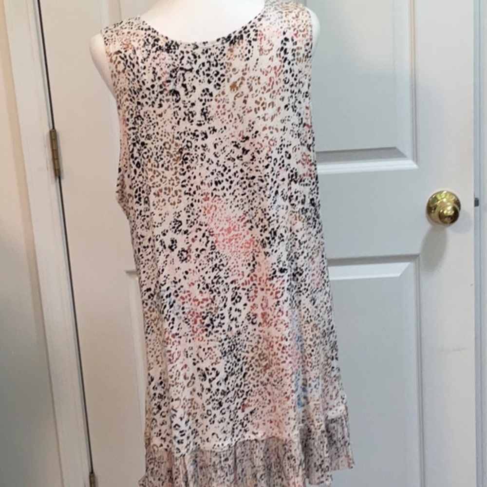 LOGO LAYERS ANIMAL PRINT TUNIC LENGTH PLEATED RUFFLES SIZE XL NWOT - Picture 2 of 3